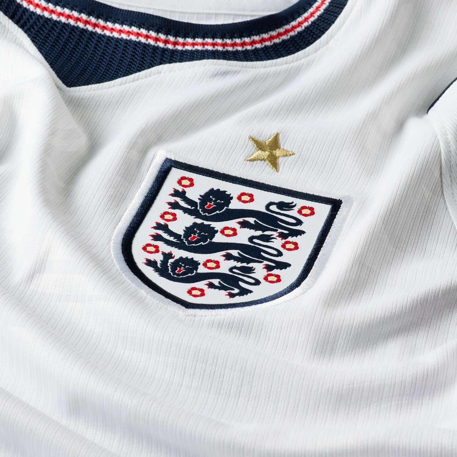 England 2026 Home Jersey - Men s Official Team Jersey Sports Fan Apparel